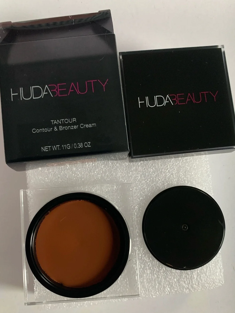 HUDA BEAUTY rich creamy